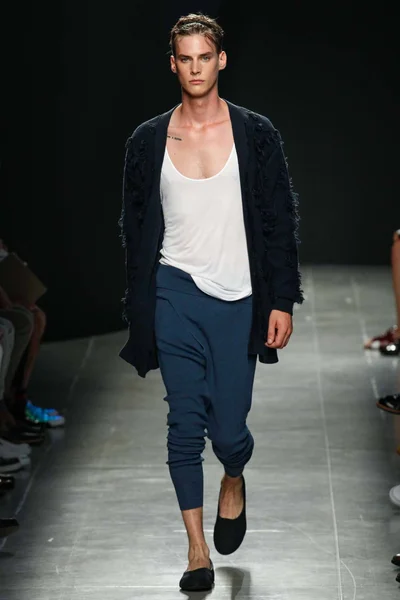 Look 4